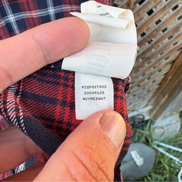 Filson Men's Navy and Red Plaid Button Down Shirt - Picture 5 of 5
